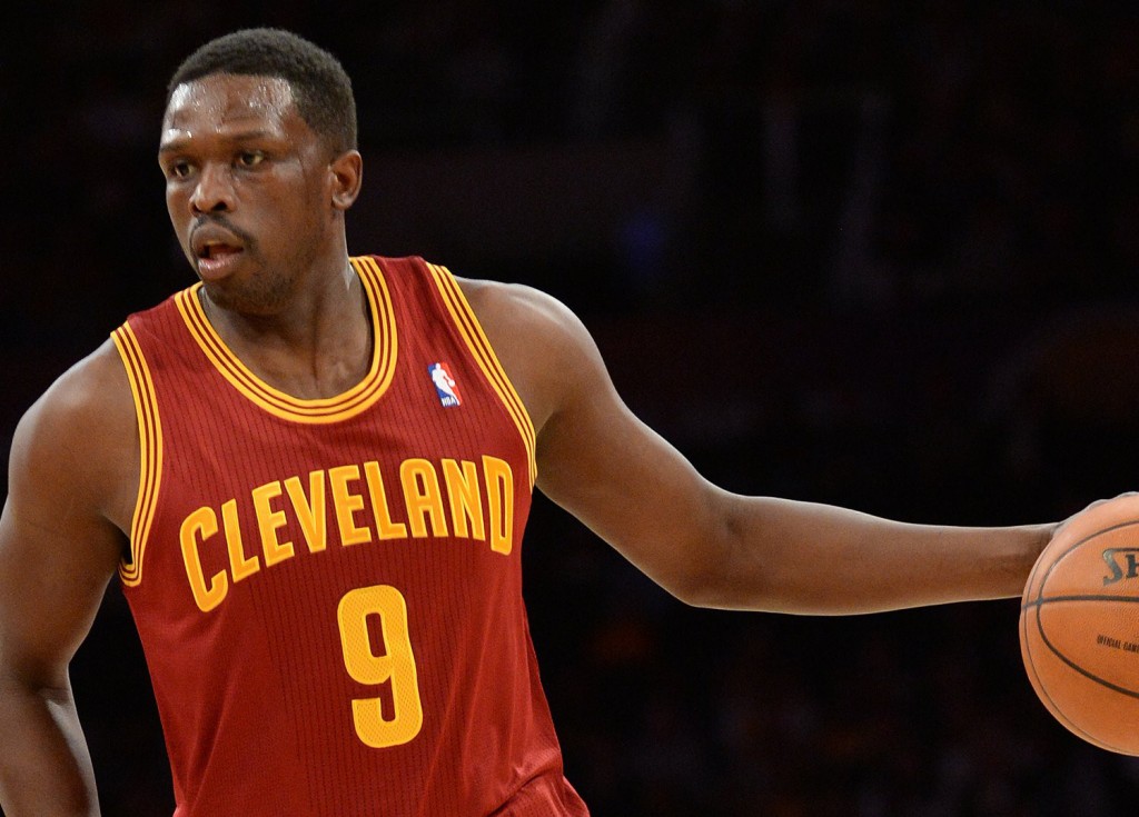 hi-res-463117987-luol-deng-of-the-cleveland-cavaliers-dribbles-the-ball_crop_exact