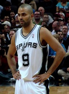 Spurs, Tony Parker.  Fonte:  Zereshk (Wikipedia)