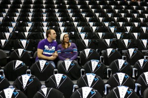 I nuovi Hornets: lo spettacolo comincia sugli spalti...