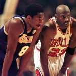 Los Angeles Lakers guard Kobe Bryant(L) and Chicag