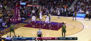 Millsap trova Mozgov al ferro e viene stoppato.