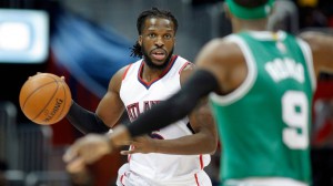 Demarre Carroll in palleggio