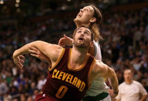 Kevin Love e Kelly Olynyk.