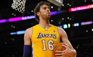 Pau in maglia Lakers