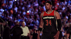 Paul Pierce con la sua nuova maglia, chiamato a portare in alto il nome  degli Wizards