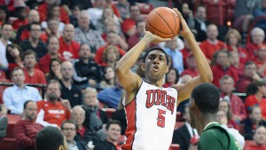 Christian Wood in azione con la maglia di UNLV, neo 76ers