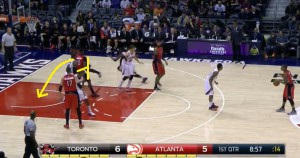 Derozan riceve un blocco da Amir Johnson