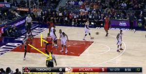 Derozan riceve un blocco da Valanciunas