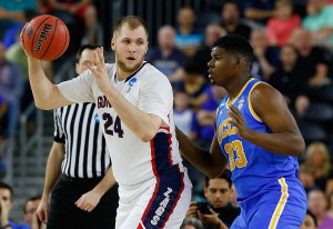 Karnowski, decisivo contro UCLA