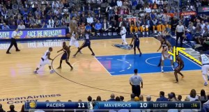 Nowitzki porta un blocco a Parsons