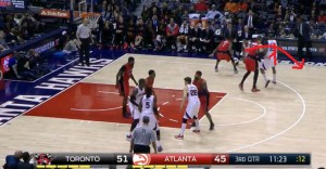 Teague e Horford giocano un pick and roll