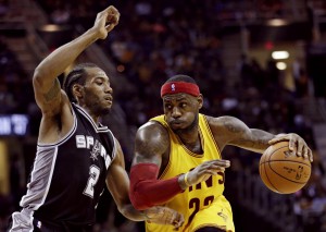 Leonard difende su LeBron James