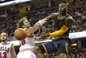 Lebron in azione contro Gasol