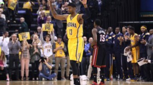 Ecco una foto di Paul George nel suo primo ingresso in campo dopo l'infortunio