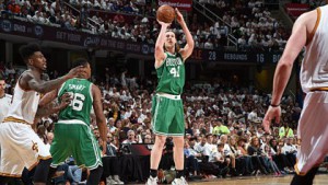 Kelly Olynyk al tiro