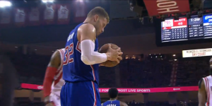  Blake Griffin a gioco fermo in un match contro i Houston Rockets