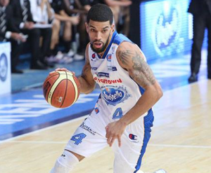 James Feldeine in azione