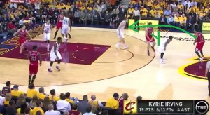 Gasol e Rose giocano un pick and pop