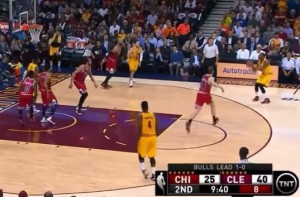 Jones mette la tripla