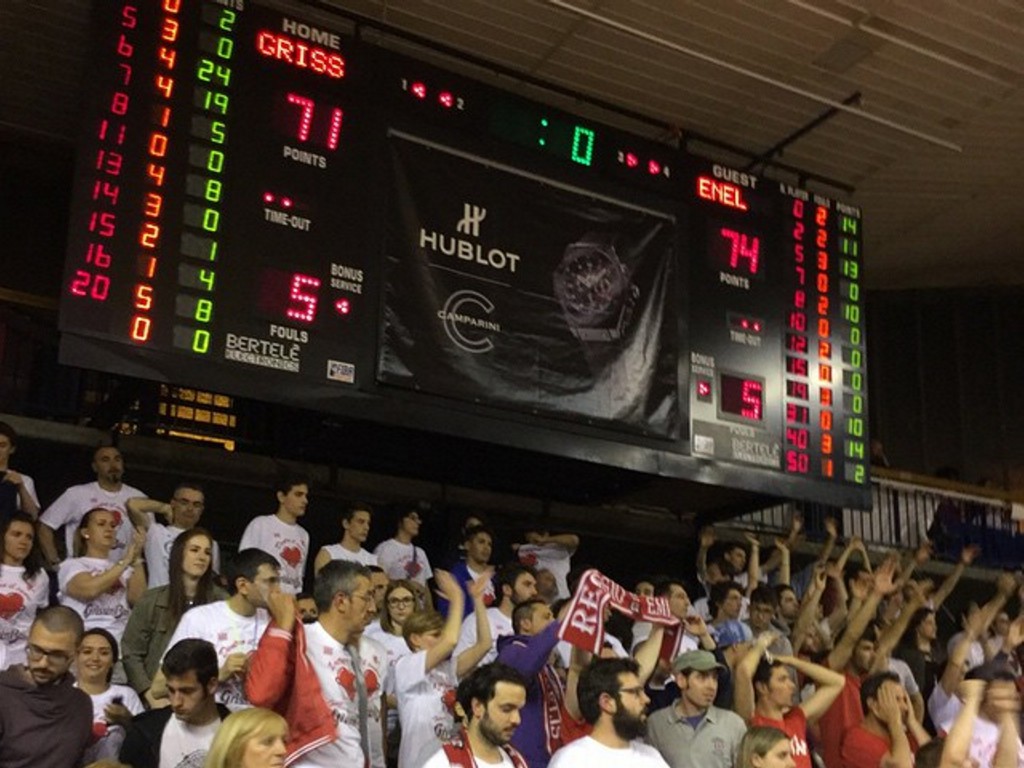 Brindisi espugna il Pala Bigi ed impatta la serie: 1-1