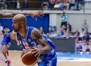 Logan rimane anche la prossima stagione.