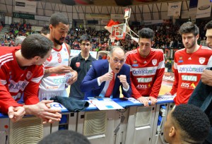 Attilio Caja durante un timeout