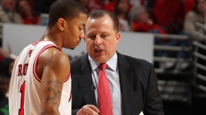 Tom Thibodeau a colloquio con Derrick Rose.