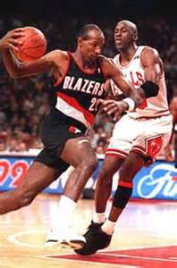 Clyde Drexler contro Michael Jordan.