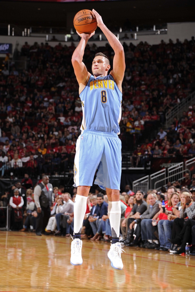 HOUSTON, TX - OCTOBER 28: Danilo Gallinari #8 of the Denver Nuggets shoots the ball against the Houston Rockets on October 28, 2015 at the Toyota Center in Houston, Texas. NOTE TO USER: User expressly acknowledges and agrees that, by downloading and or using this photograph, User is consenting to the terms and conditions of the Getty Images License Agreement. Mandatory Copyright Notice: Copyright 2015 NBAE (Photo by Bill Baptist/NBAE via Getty Images)