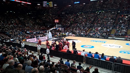 ottima cornice di pubblico, Forum di Assago quasi al completo