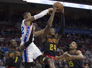 Uno scatto della partita di ieri notte tra Hawks e 76ers.