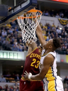 Myles Turner stoppa leBron James