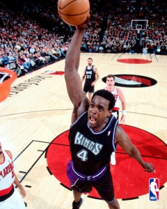 2001: Chris Webber#4 of the Sacramento Kings soars to the basket for a slam dunk against of the Portland Trail Blazers during the NBA Game at The Rose Garden in Portland, Oregon. NOTE TO USER: User expressly acknowledges and agrees that, by downloading and/or using this Photograph, User is consenting to the terms and conditions of the Getty Images License Agreement. Mandatory copyright notice: Copyright 2001 NBAE Mandatory Credit: Sam Forencich /NBAE/Getty Images