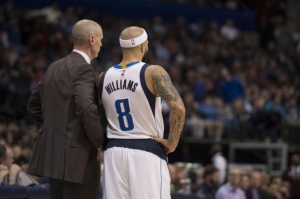 Rick Carlisle con Deron Williams 