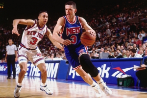 Petrovic in azione con la maglia dei New Jersey Nets