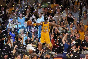 Kobe festeggia il quinto titolo