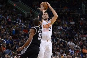 Mirza Teletovic alla prima stagione in maglia Suns. Firmerà il rinnovo contrattuale?