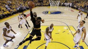 LeBron James ha fornito una prestazione straordinaria