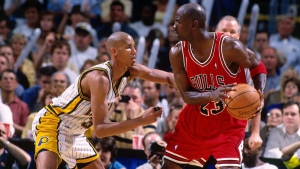 Reggie in difesa su Michael Jordan