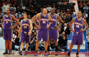 I Suns al loro meglio: da sinistra Boris Diaw, Steve Nash, Shawn Marion, Amar'e Stoudemire e Raja Bell
