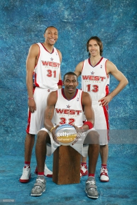 Shawn Marion (#31), Steve Nash (#13) e Amar'e Stoudemire (#32) all'All Star Game 2005