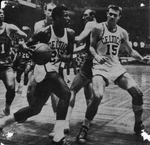 K.C. Jones in azione