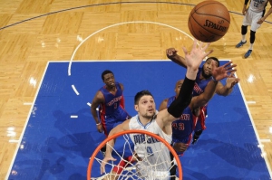 VUCEVIC IN AZIONE CONTRO I DETROIT PISTONS