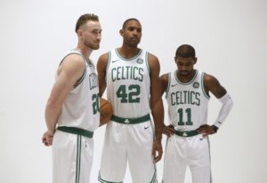 Da sinistra: Gordon Hayward, Al Horford e Kyrie Irving. Con loro, i Celtics puntano a tornare in alto