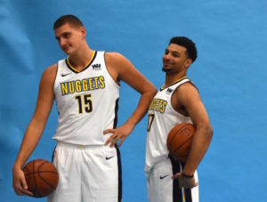 Nikola Jokic (a sinistra) e Jamal Murray, giovani stelle dei Nuggets