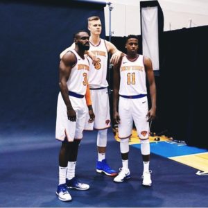 A New York si incrociano passato (recente) e futuro: Tim Hardaway Jr. (#3), Kristaps Porzingis (#6) e Frank Ntilikina (#11)