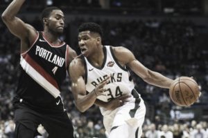 Giannis Antetokounmpo. Per lui un inizio di 2017-18 mostruoso