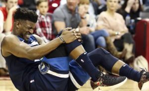 Jimmy Butler starà fermo dalle 6 alle 8 settimane per un infortunio al ginocchio