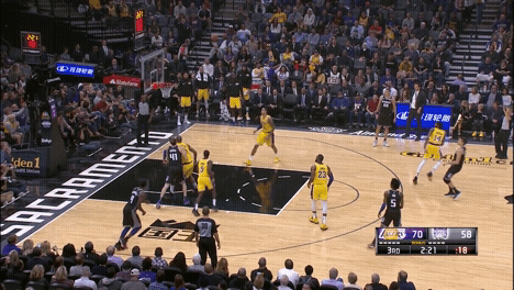 Los Angeles Lakers vs Sacramento Kings at Golden 1 Center