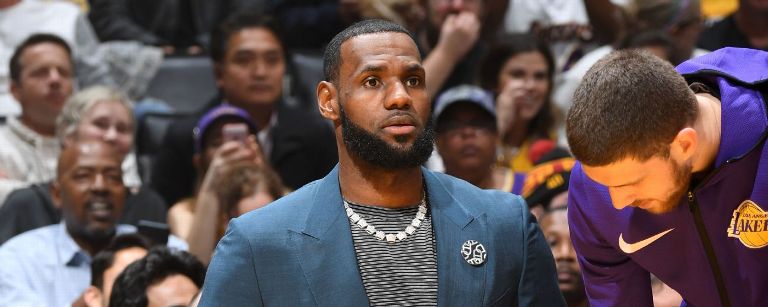 LeBron James, Los Angeles Lakers vs Cleveland Cavaliers at Staples Center